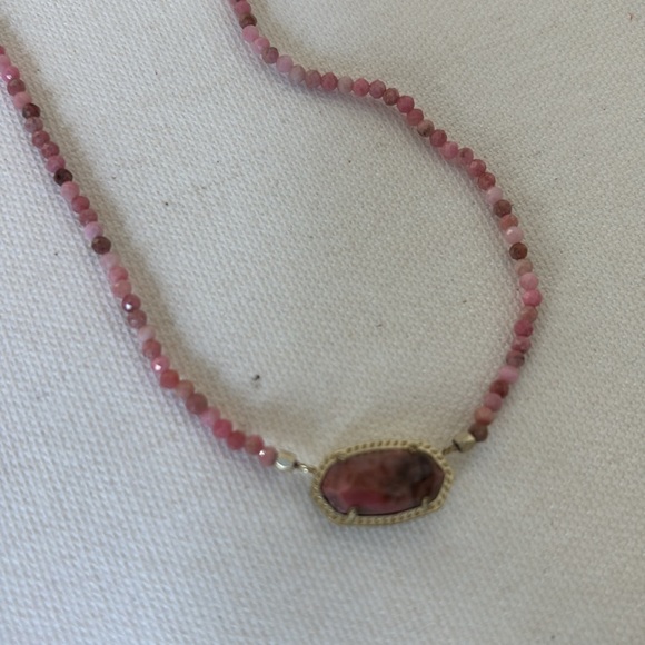 KENDRA SCOTT Elisa • Pink beaded Pendant Necklace - Picture 4 of 4